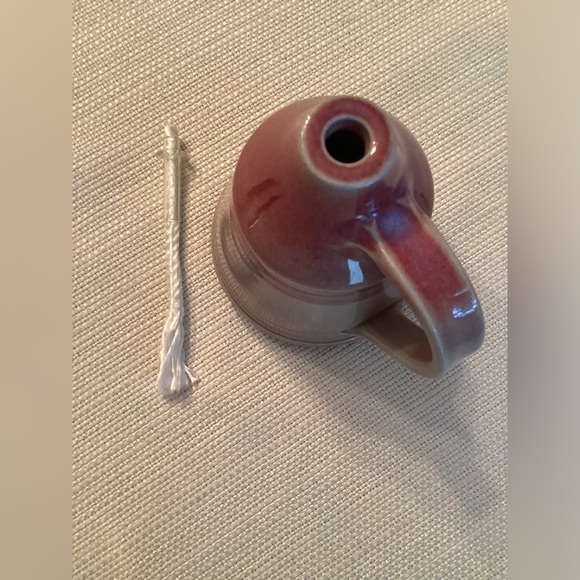 Signed art pottery oil lamp, signed JW - Picture 8 of 8